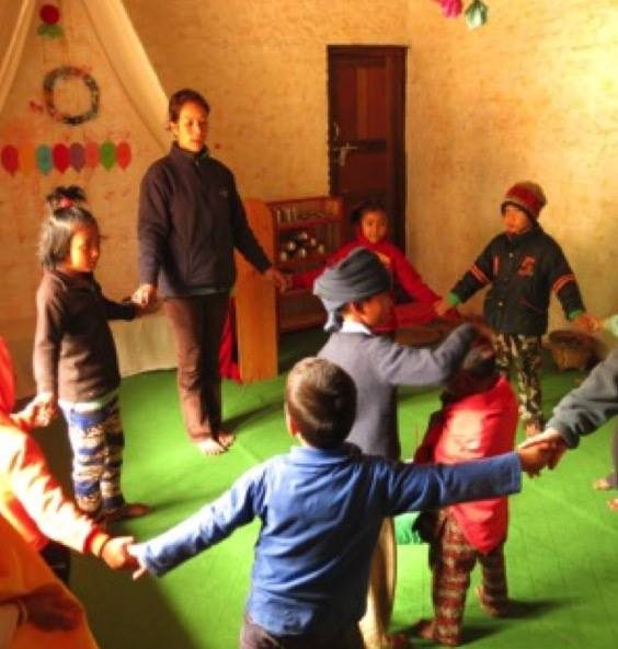 Sotto i colori del sole – un’iniziativa per la pedagogia dell’emergenza