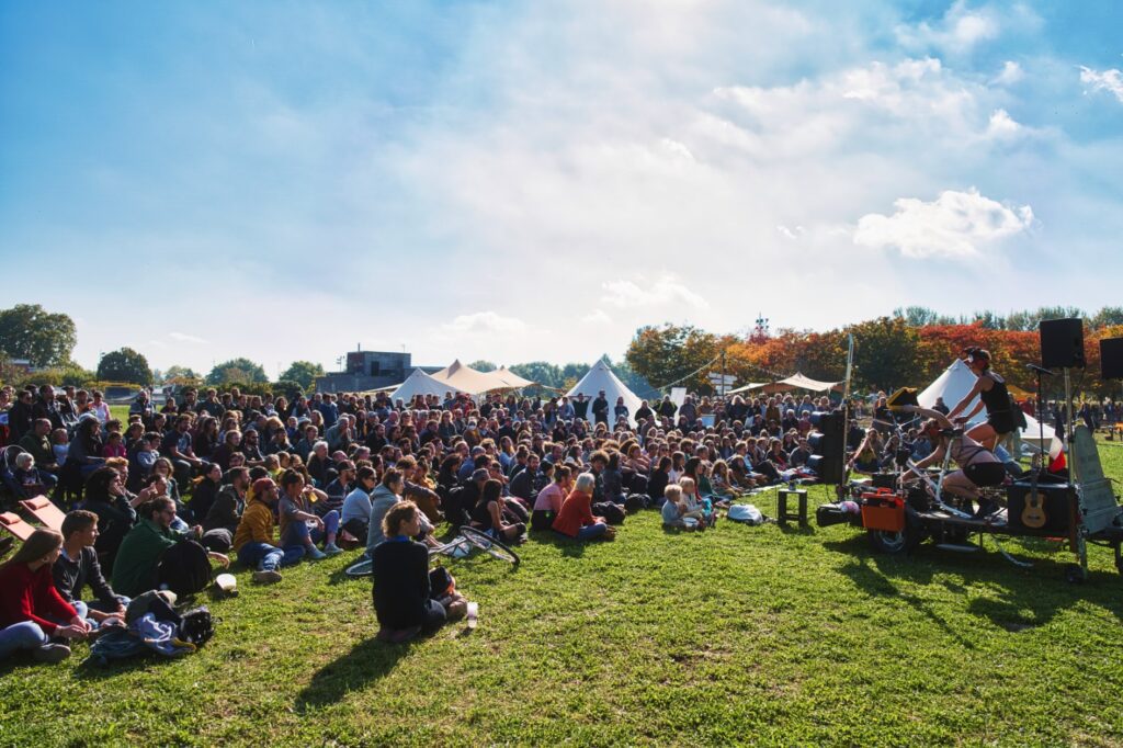 Spettacolo teatrale itinerante al WWOOF Fest