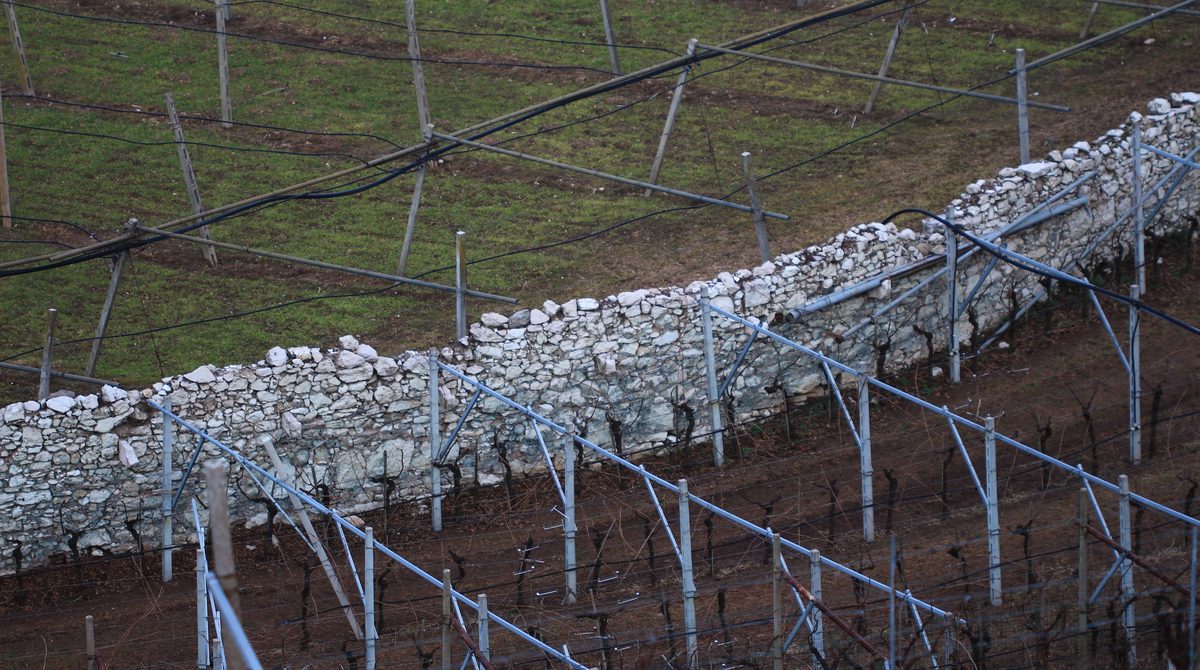 Manufatti in pietra a secco e paesaggi terrazzati